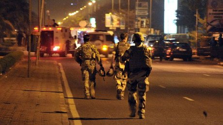 Pánico en un hotel de lujo en la capital de Malí al colgarse una bandera yihadista