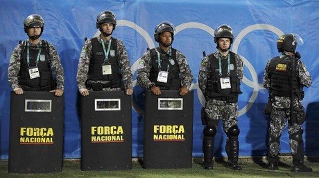 Video: La Policía de Brasil usa balas de goma y gas lacrimógeno contra una protesta anticorrupción