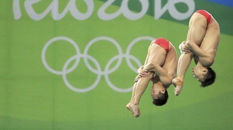 Río 2016: Se viraliza un GIF de los clavadistas chinos zambulléndose de cabeza en vasos de plástico