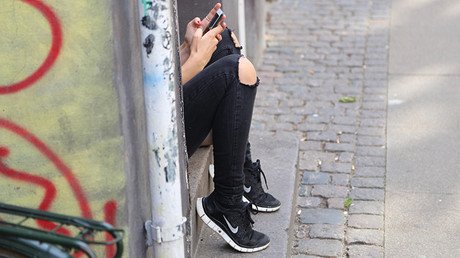 México: Una mujer abandona a su bebé en la calle para aprovechar Internet gratuito (Foto)