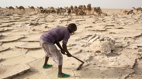 Bienvenido al infierno: cinco euros al día por trabajar en el lugar más caluroso del mundo