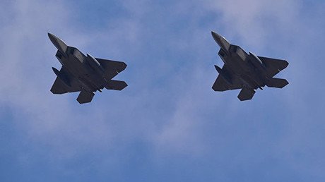 "Un tenso encuentro": Pilotos de EE.UU. revelan cómo persiguieron a dos bombarderos Su-24 sirios