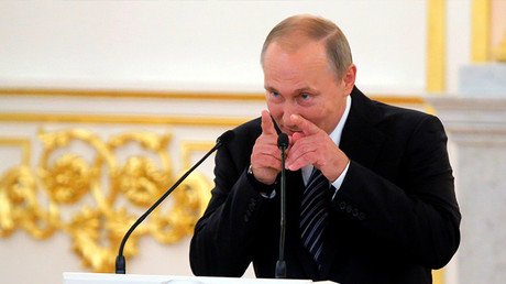 Estudiantes de Eton visitan a Putin antes que Theresa May