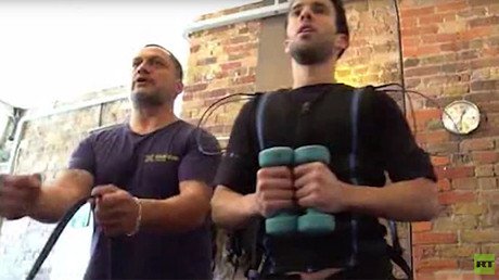 ¿El futuro del 'fitness'? Así es la impactante nueva moda que consiste en electrocutarse (VIDEO)