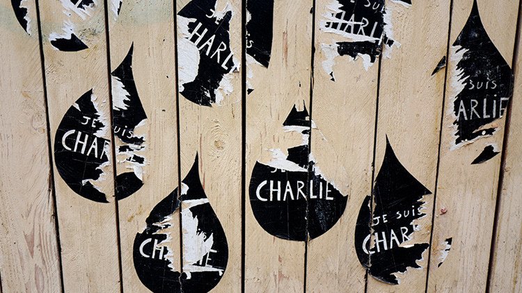 Italia "ya no es Charlie Hebdo": La revista compara a víctimas del terremoto con pasta italiana