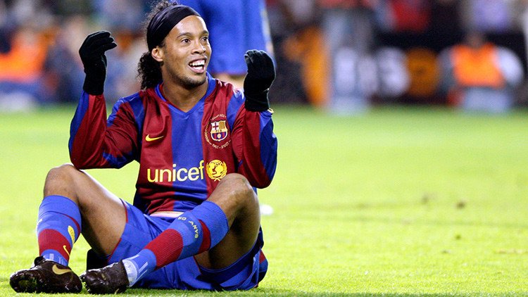 Ronaldinho 'vuelve' al FC Barcelona