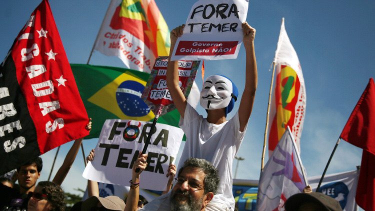 Miles de brasileños invaden las calles para exigir elecciones generales anticipadas (FOTOS)