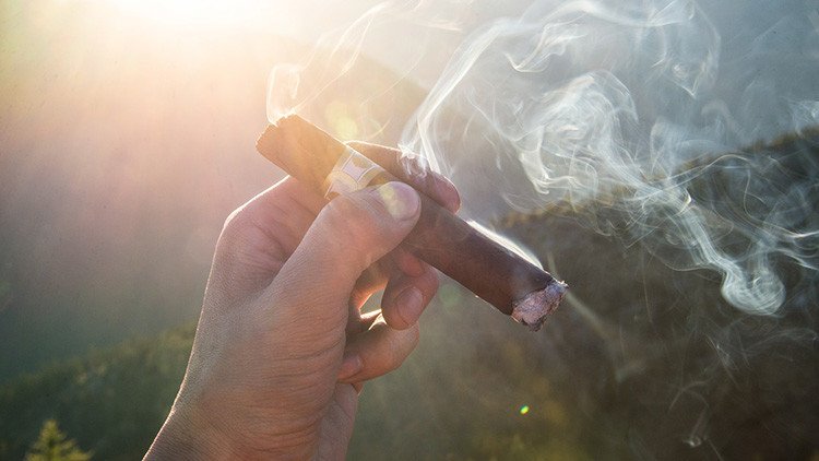 Un mexicano fumador consume 2.840 cigarros en seis meses