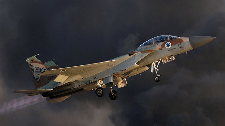 Fuerzas Aéreas israelíes lanzan un ataque aéreo contra tropas sirias