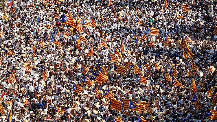 Cataluña: si no hay referéndum, habrá elecciones constituyentes
