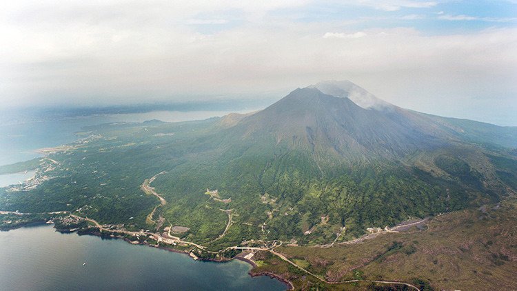 El volcán que mató a decenas de personas en Japón, cerca de una gran erupción