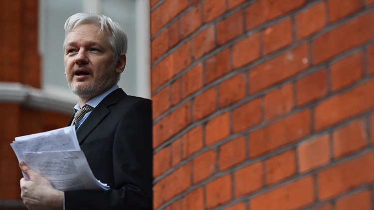 WikiLeaks revelará el historial médico de Julian Assange en desafío a Trump y Clinton