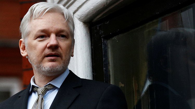 Fiscales suecos interrogarán a Assange en la Embajada de Ecuador en Londres