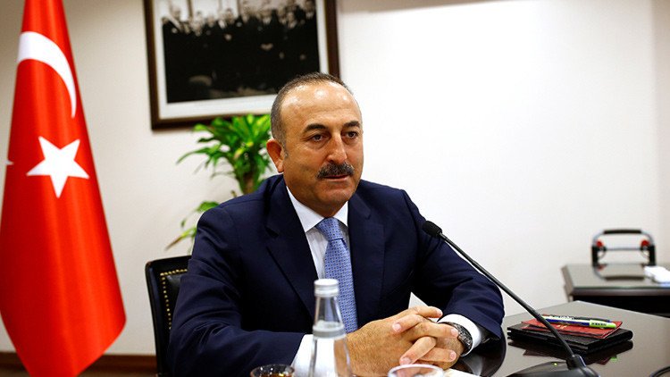 Ministro de Exteriores turco: "Embajador de EE.UU. no debe comportarse como gobernador de Turquía"