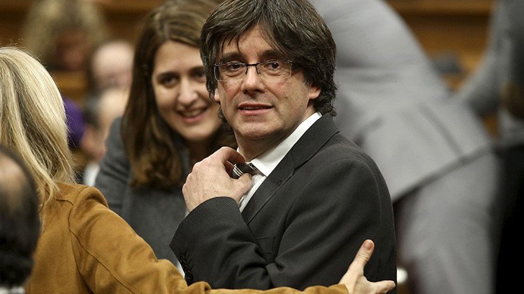 Cataluña: Artur Mas a un paso de sentarse en el banquillo por la consulta soberanista