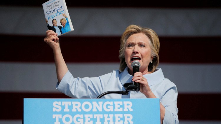 "El mejor papel higiénico": los usuarios critican el nuevo libro de Hillary Clinton