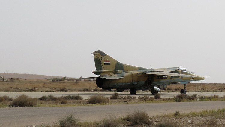 Derriban un avión de la Fuerza Aérea siria en Deir Ezzor