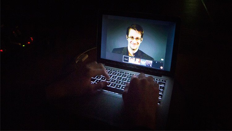  'The Washington Post' gana el Pulitzer gracias a Snowden y ahora pide su enjuiciamiento penal