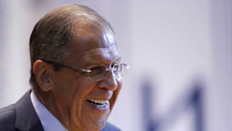 Video: Lavrov llega a la ONU a pie debido al tráfico causado por la caravana de Obama