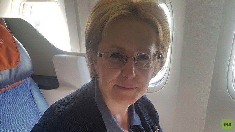 La ministra de Salud de Rusia le salva la vida a una pasajera en un vuelo rumbo a Nueva York
