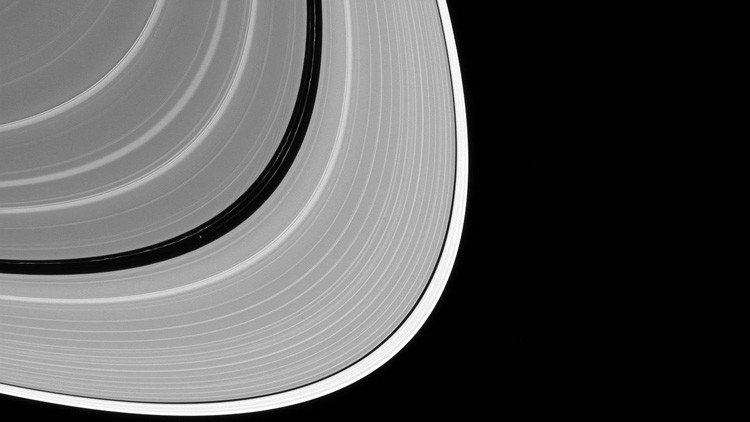 La NASA reta a los internautas a encontrar uno de los satélites de Saturno