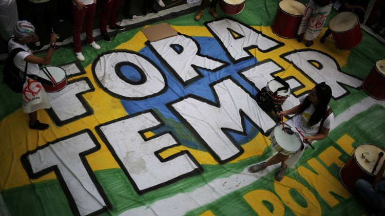 Miles de personas se vuelcan a las calles en Brasil para protestar ...