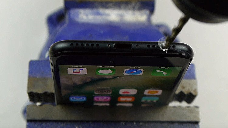 ¿Para qué los proprietarios del  iPhone 7 están perforando sus nuevos celulares?
