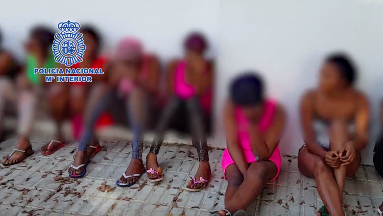 España: Así acabaron con la organización que prostituía a mujeres reteniéndolas con vudú (VIDEO)