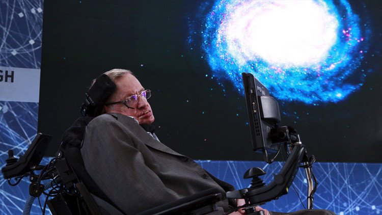 ¿Sería una buena idea contactar con extraterrestres?: Stephen Hawking tiene una polémica respuesta