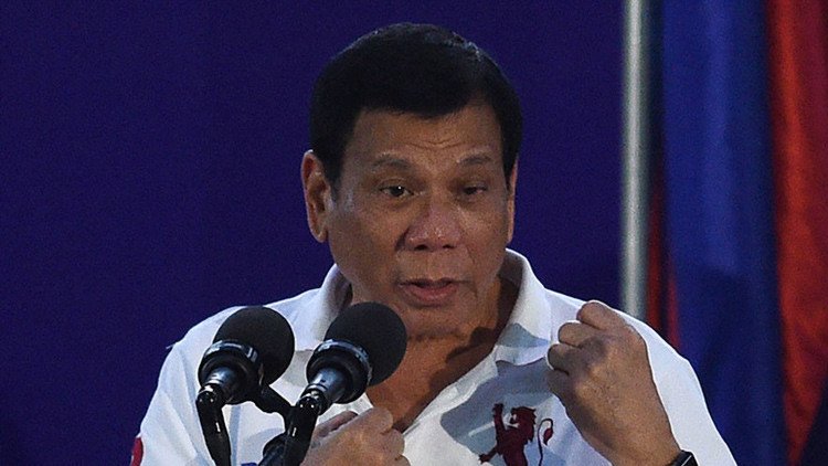 "¿Y si Dios no existe?" Duterte reimplanta la pena capital para conseguir justicia en las Filipinas