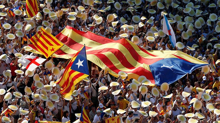 El presidente de la Generalitat de Cataluña anuncia un nuevo referéndum sobre la independencia