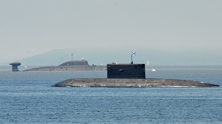 Científicos crean una capa que hará invisibles a los submarinos rusos