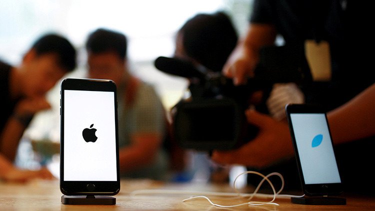 ¿Apple sigue el camino de Samsung?: Un iPhone 7 explota dentro de su embalaje