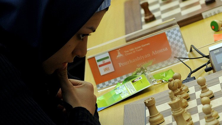 Mundial de ajedrez femenino en Irán: ¿pena de cárcel por jugar sin velo?