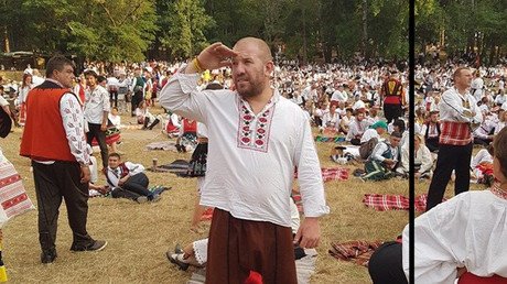 Héroe para unos, monstruo para otros: el 'cazador de inmigrantes' búlgaro es ahora objetivo del EI