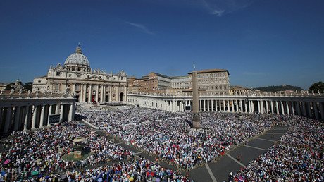 El papa invita a pizza napolitana a 1.500 pobres