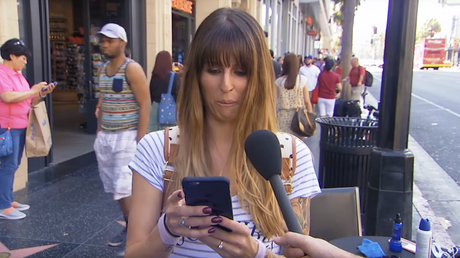 "¡Es más rápido y ligero!": Les hacen pasar sus celulares por el iPhone 7