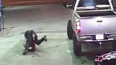 Pillado: Un video deja en evidencia a un policía de EE.UU. que acusó a una afroamericana de agresión