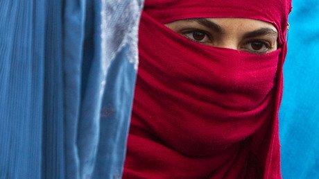 Un hombre prende fuego a una mujer musulmana que paseaba por Nueva York