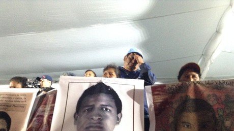 Una revista 'quema' la versión oficial sobre la muerte de los normalistas de Ayotzinapa