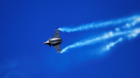 El portaaviones francés Charles de Gaulle inicia labores de combate contra el Estado Islámico
