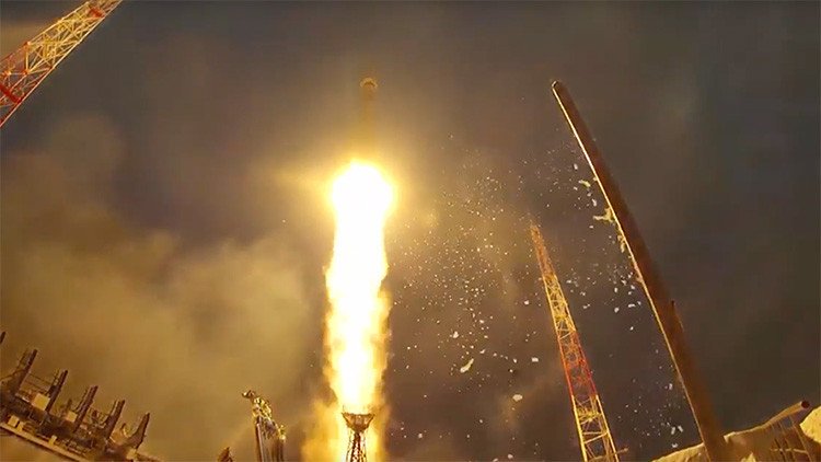 Rusia difunde un video con los más espectaculares lanzamientos de cohetes