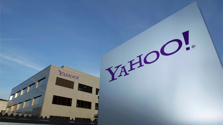 Snowden llama a los usuarios del correo de Yahoo a abandonar ese servicio "hoy mismo"