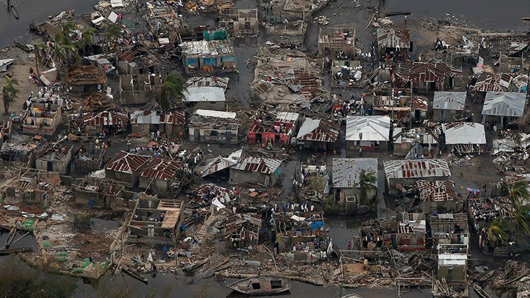 Al menos 880 muertos en el Caribe por el huracán Matthew