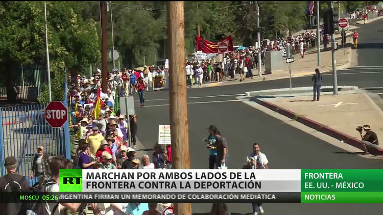 Cientos de personas protestan contra las deportaciones en la frontera entre México y EE.UU.