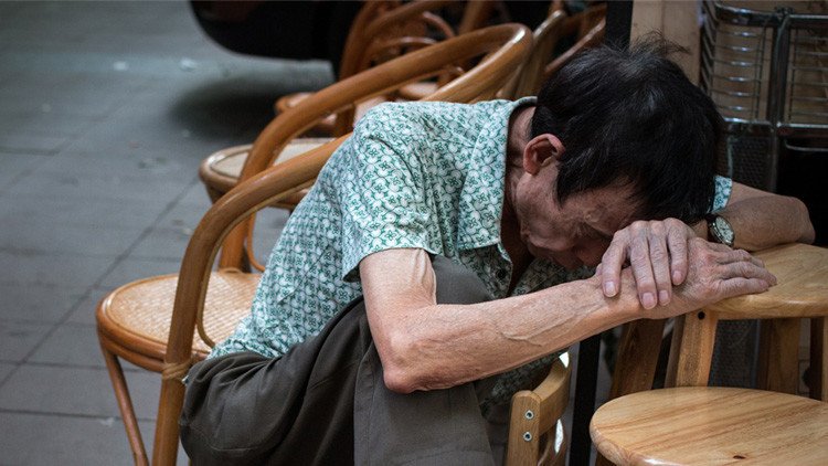 Trabajar hasta la muerte: La realidad de uno de los países asiáticos más avanzados