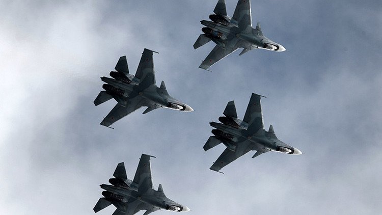 Los Caballeros Rusos reciben los cazas ultramodernos Su-30 SM