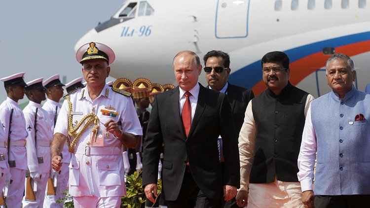 VIDEO: Extraordinaria recepción sorpresa a Putin en el aeropuerto de Goa