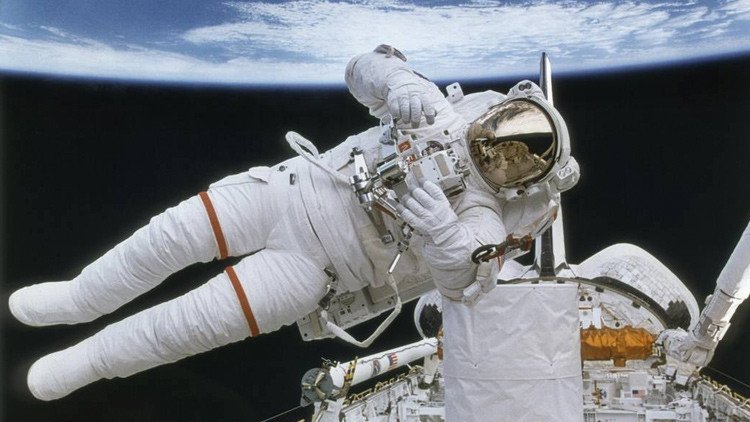 Muerte en el espacio: ¿qué quiere hacer la NASA con los cadáveres de los astronautas?
