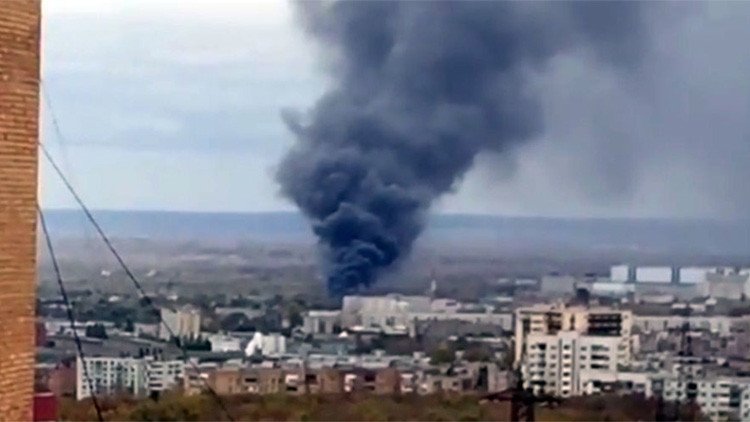 Arde un almacén de una fábrica rusa de cohetes